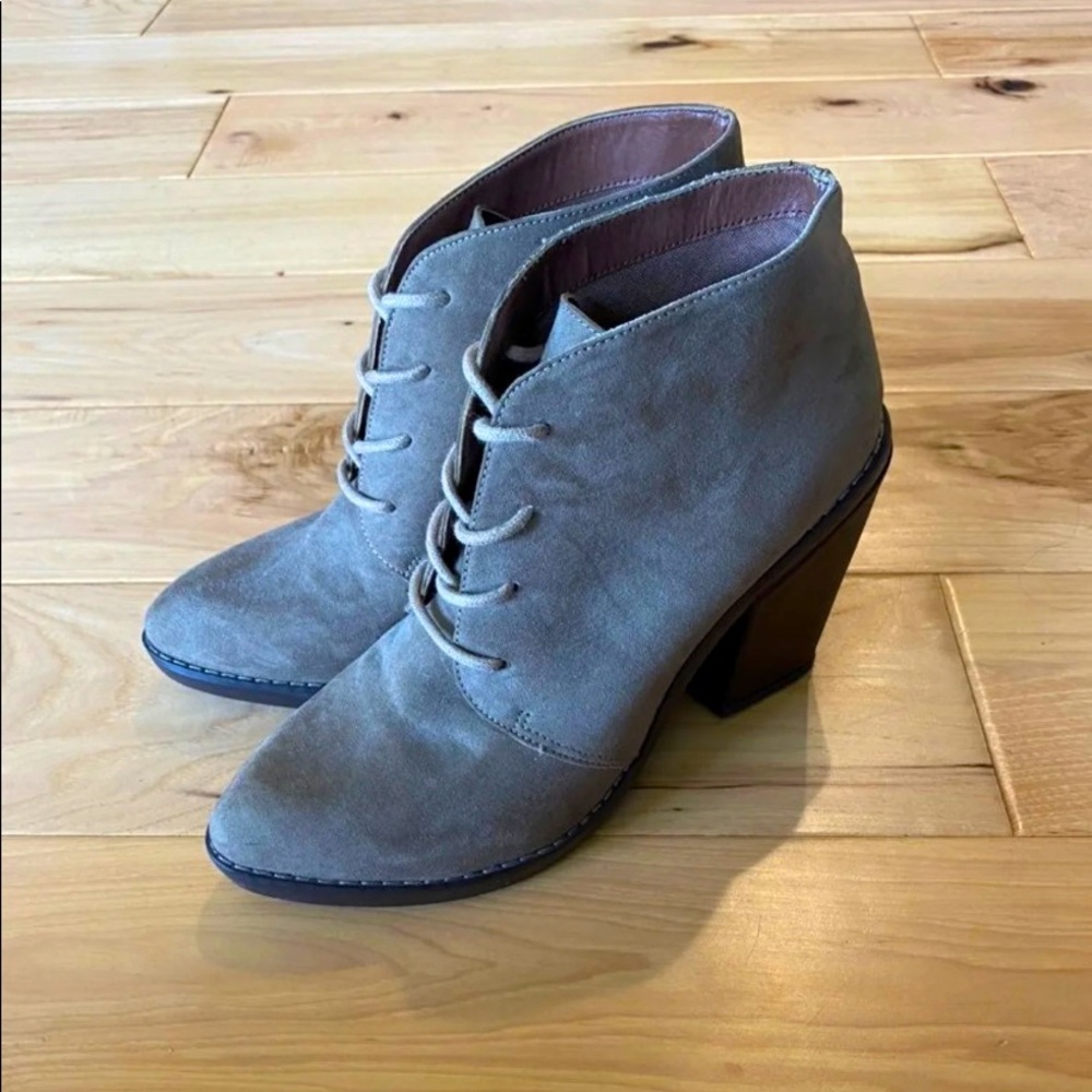 Steve Madden Lace Up Ankle Boots